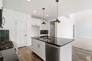 8686 N Iron Horse Dr, Lake Point, UT 84074 - Photo 20