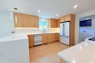 3332 East Fort Union Blvd, Cottonwood Heights, UT 84121 - Photo 8