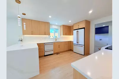 3332 E Fort Union Blvd, Cottonwood Heights, UT 84121 - Photo 8