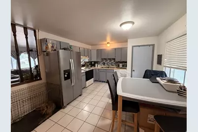 881 W 400 S, Vernal, UT 84078 - Photo 10