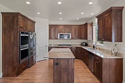 2752 W 725 N, Layton, UT 84041 - Photo 10