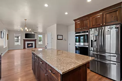 2752 W 725 N, Layton, UT 84041 - Photo 14