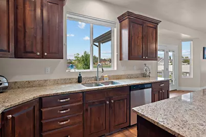 2752 W 725 N, Layton, UT 84041 - Photo 12