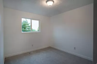 2407 E Hunts End Dr, Sandy, UT 84092 - Photo 20