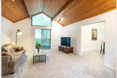 2407 E Hunts End Dr, Sandy, UT 84092 - Photo 8