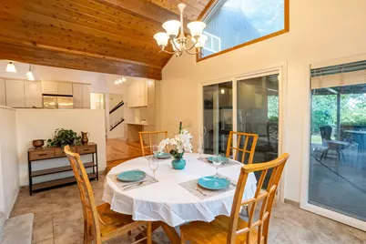 2407 E Hunts End Dr, Sandy, UT 84092 - Photo 10