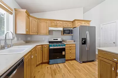 110 S 1320 E, Lindon, UT 84042 - Photo 6