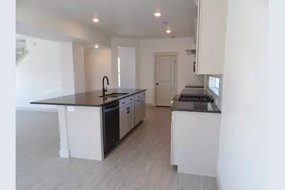 109 E Brushy St, Saratoga Springs, UT 84045 - Photo 4