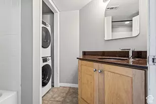 1444 W Beacon Hill Cir E, Taylorsville, UT 84123 - Photo 12