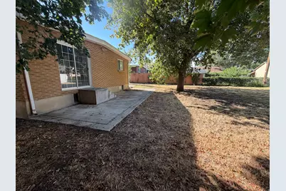 363 N 300 W, Bountiful, UT 84010 - Photo 24