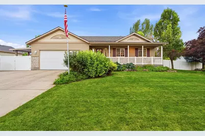 910 W Garden Cir, Nibley, UT 84321 - Photo 2