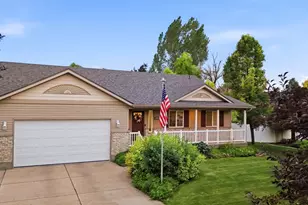 910 W Garden Circle, Nibley, UT 84321 - Photo 4