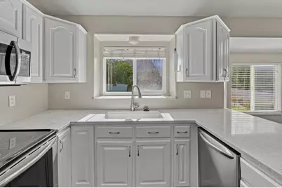 2250 N 900 W, Layton, UT 84041 - Photo 10