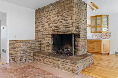 1889 E 4675 S, Holladay, UT 84117 - Photo 8
