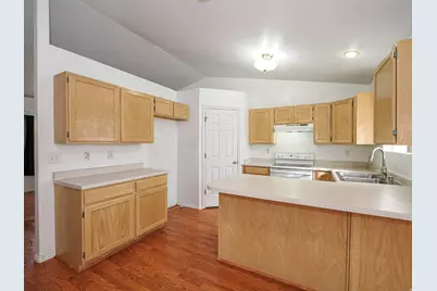 554 N 7th St E, Tooele, UT 84074 - Photo 16