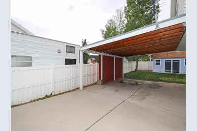 554 N 7th St E, Tooele, UT 84074 - Photo 8