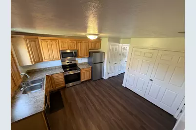 256 W 350 N #UNIT B, Vernal, UT 84078 - Photo 8