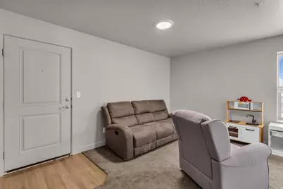 1140 W 950 N #E201, Orem, UT 84057 - Photo 4