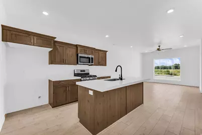516 W 1875 N, Harrisville, UT 84404 - Photo 2