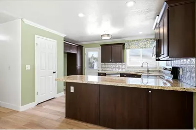 618 Willow Bend Dr, Centerville, UT 84014 - Photo 10