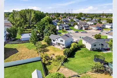 3136 W 4625 S, Roy, UT 84067 - Photo 8