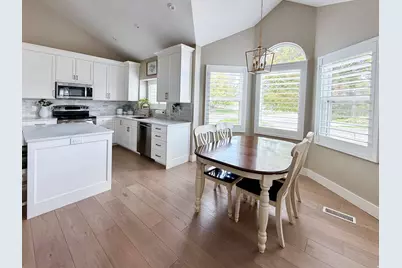 2587 W Vista Meadows Dr, Riverton, UT 84065 - Photo 6