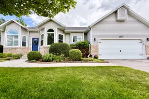 2587 W Vista Meadows Dr, Riverton, UT 84065 - Photo 2
