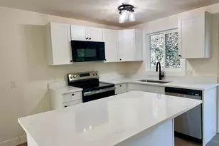 10320 S Clearview Dr, Sandy, UT 84070 - Photo 6