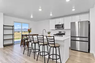 1180 W Hidden Spg Dr, Santaquin, UT 84655 - Photo 2