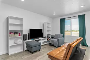 1180 W Hidden Spg Dr, Santaquin, UT 84655 - Photo 4