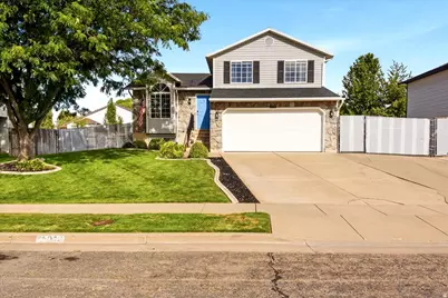 5042 S 3025 W, Roy, UT 84067 - Photo 2