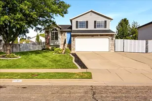 5042 S 3025 W, Roy, UT 84067 - Photo 2