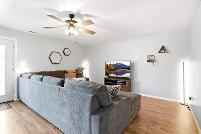5042 S 3025 W, Roy, UT 84067 - Photo 10