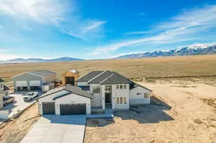 873 W Cherry Orchard Ln, Grantsville, UT 84029 - Photo 4