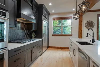 1054 E 200 S, Salt Lake City, UT 84102 - Photo 12