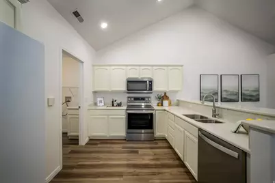 363 N 1030 E #M-4, Lehi, UT 84043 - Photo 10