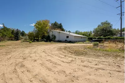 8730 S Harvard Dr, Sandy, UT 84094 - Photo 4