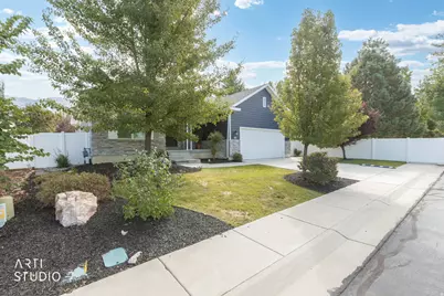 740 N Champion Ln, Kaysville, UT 84037 - Photo 4