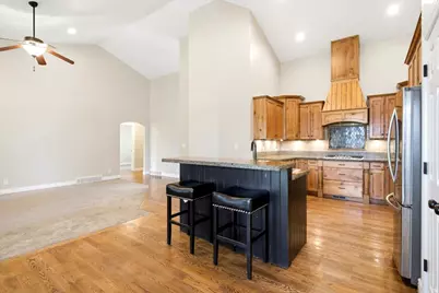 182 N Sierra Way W, Layton, UT 84041 - Photo 10
