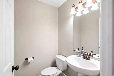 182 N Sierra Way W, Layton, UT 84041 - Photo 14