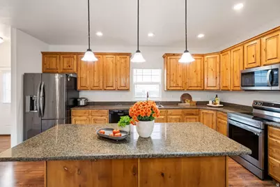 2029 W Crescent Row S, Mapleton, UT 84664 - Photo 14