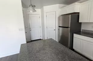 878 W McKenna Rd S, Bluffdale, UT 84065 - Photo 4