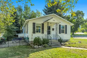 902 Grandview Dr, Ogden, UT 84403 - Photo 2