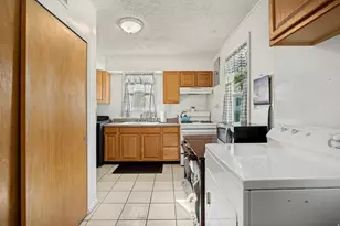 902 Grandview Dr, Ogden, UT 84403 - Photo 6
