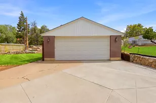 2983 S Orch Dr, Bountiful, UT 84010 - Photo 2