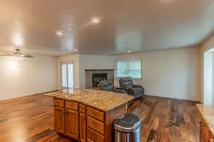 295 N 330 E, Orem, UT 84057 - Photo 14