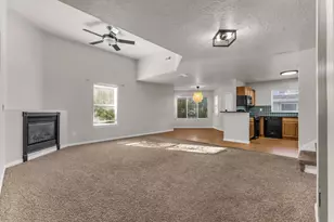 564 Sellwood Ct, Ogden, UT 84401 - Photo 4