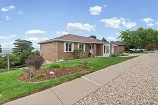 12 S Moss Dr E, Bountiful, UT 84010 - Photo 2