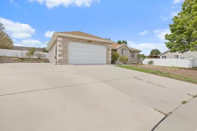14172 S Mill Canyon Peak Dr W, Riverton, UT 84096 - Photo 2