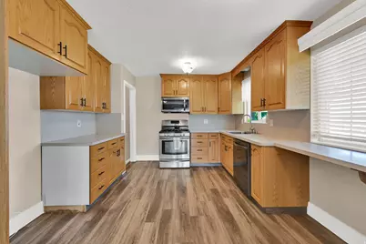 3828 S 2050 W, Roy, UT 84067 - Photo 8
